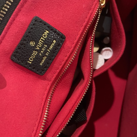 Stylish good quality well made pre-owned leather bag purse black,  made in China - Picture 3 of 13